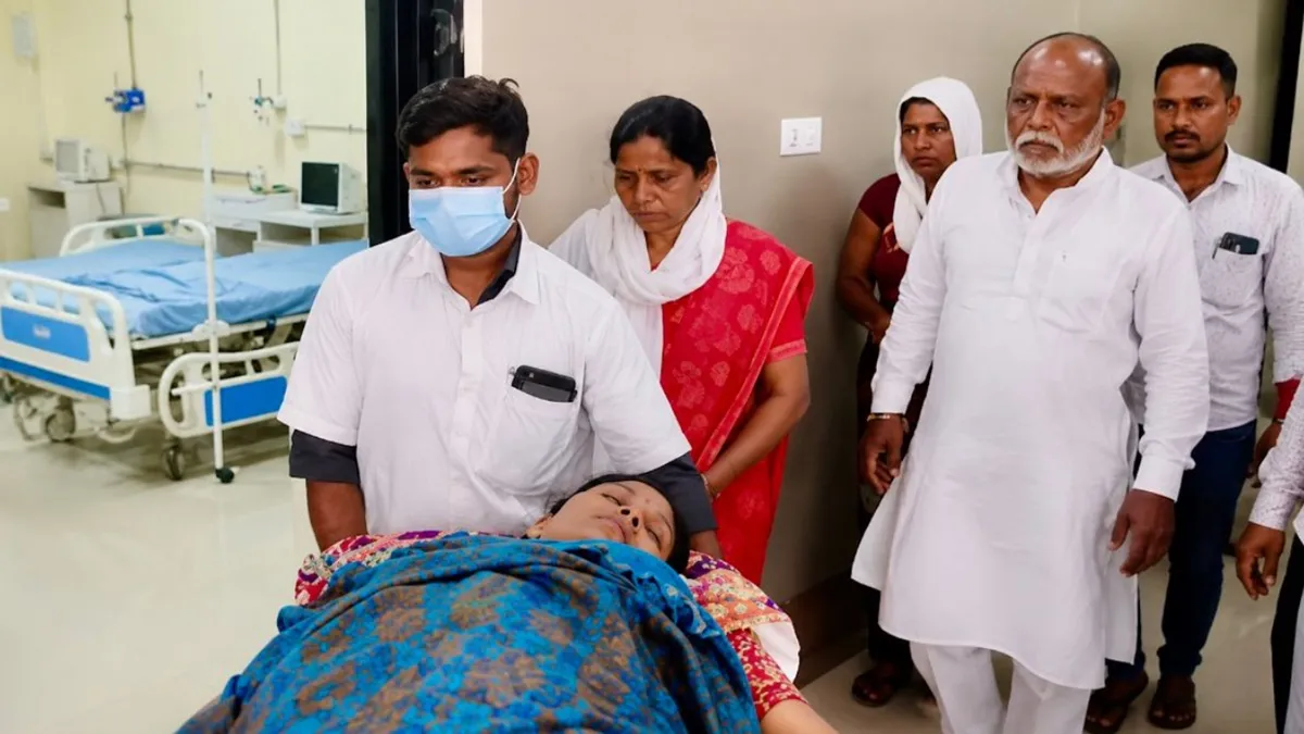 Narmada News:સાગબારા જંગલ જમીન વિવાદ: 25 દિવસના ધરણા બાદ લીલાબેન વસાવાની તબિયત લથડતાં હોસ્પિટલમાં દાખલ