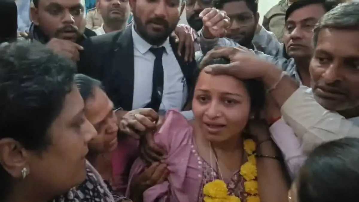 Amreli Payal Goti Letter Case: માનવ અધિકાર પંચનો ચુકાદો, લેટરકાંડની પીડિત પાયલ ગોટીને રૂ. 7.50 લાખનું વળતર ચૂકવવા સરકારને આદેશ
