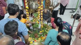 શ્રાવણ માસના અંતિમ સોમવારે સુરતના શિવાલયોમાં ભક્તોનું ઘોડાપુર,  'હર હર મહાદેવ'  નાદથી ગુંજ્યા  મંદિરો