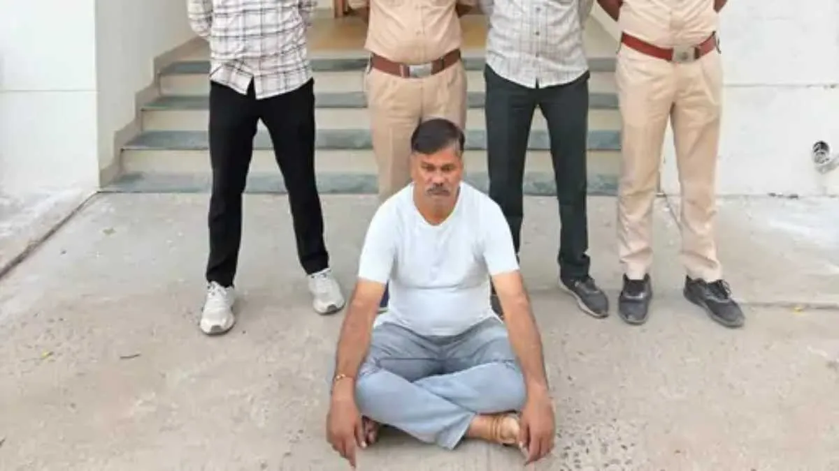 કલોલમાં કાળજું કંપાવનારી ઘટનાઃ અમેરિકાથી આવેલા પુત્રએ પૈસા માટે માતાને માર મારતા પિતાની લાકડાના ધોકા ફટકારી ઢાળી દીધા