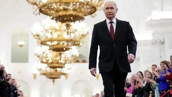 putins-unique-walk-the-kgb-training-secret-revealed
