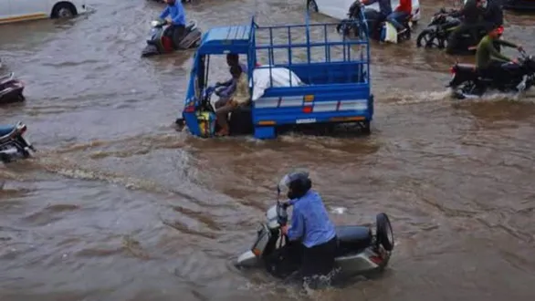 ahmedabad-rain-update-heavy-rainfall-and-waterlogging-reported-in-several-areas