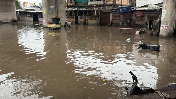 vadodara-heavy-rain-jetalpur-underpass-waterlogging-traffic-disruption-issue