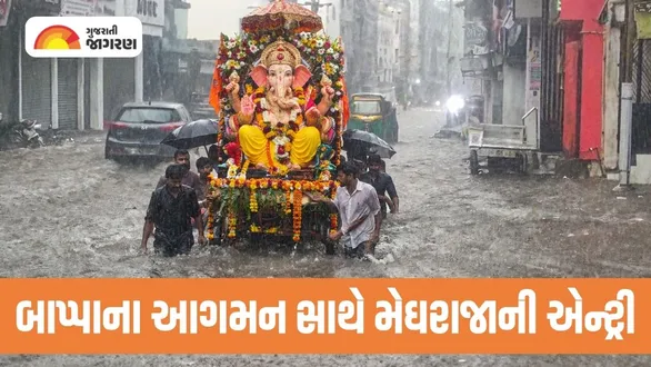 vadodara-heavy-rain-waterlogging-ganesh-chaturthi-2026-devotees-celebration
