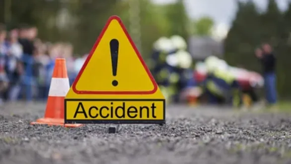 ahmedabad-sarkhej-bolero-pickup-15-year-old-minor-serious-injury-driver-detained