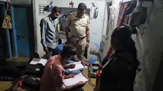 સાવરકુંડલામાં આર્થિક સંકટમાં સોની પરિવાર હોમાયોઃ પુત્રીની હત્યા બાદ પિતાએ ફાંસો ખાધો, દીકરીના મૃતદેહને શણગારી ફ્રીજમાં સંતાડ્યો