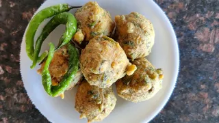 Kathiyawadi Bhajiya: ચા સાથે ખાવા માટે બનાવો કાઠીયાવાડી ભજીયા, આ ટ્રિકથી ગોટા બનશે અંદરથી સોફ્ટ અને બહારથી ક્રિસ્પી
