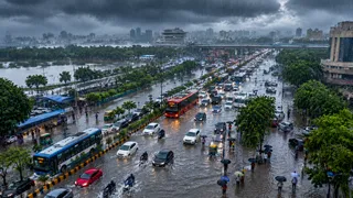અમદાવાદમાં વરસાદી માહોલ: 7 દિવસમાં 26.8 ઈંચ વરસાદ ખાબક્યો, 168 વિસ્તારોમાં પાણી ભરાયા; BRTS-AMTSના 52 રૂટ અસરગ્રસ્ત થયા