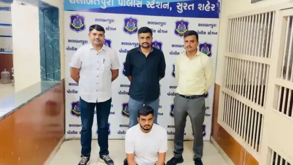 surat-car-theft-online-gaming-debt-leads-to-rs-25-lakh-robbery