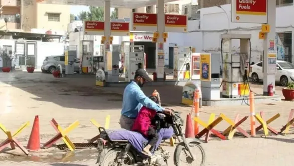 warning-on-fuel-in-pakistan-petrol-prices-to-reach-rs-1000-per-litre
