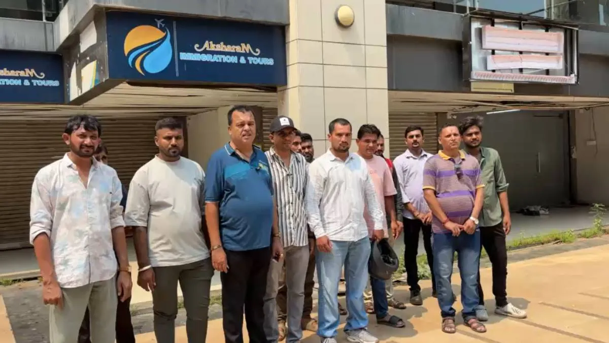 વડોદરામાં ઈઝરાયલમાં નોકરીના નામે કરોડોનું કૌભાંડ, 'અક્ષરમ ઈમિગ્રેશન એન્ડ ટુર્સ'ના સંચાલકોએ 100થી વધુ યુવાનોનું ફુલેકુ ફેરવ્યું