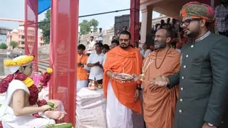 વડતાલ ધામમાં ભક્તિભાવપૂર્વક ઉજવાઈ જળ ઝીલણી એકાદશી, ગોમતીજીમાં હરિકૃષ્ણ મહારાજ અને ગણપતિ દાદાનો નૌકા વિહાર