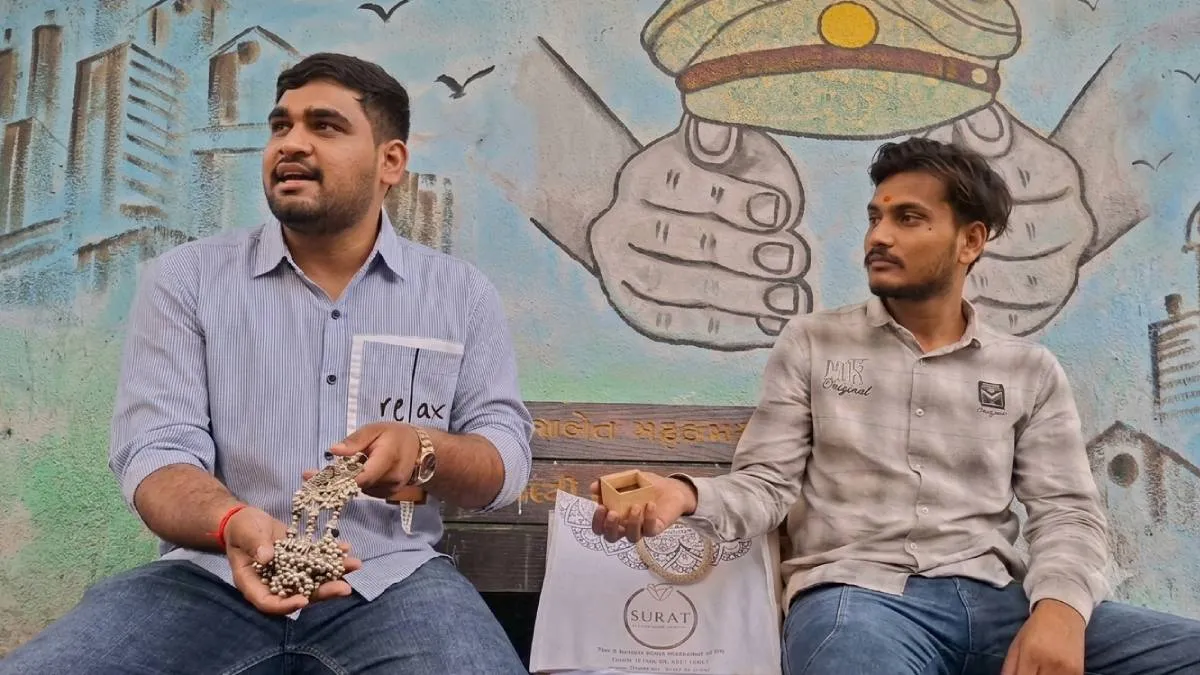 સુરતમાં ઈન્સ્ટા રીલ્સ જોઈને સસ્તામાં દાગીના ખરીદવા જતાં યુવક છેતરાયોઃ 9KT ગોલ્ડના નામે ચાંદીની વીંટી પધરાવી, કંદોરામાં પણ ભેળસેળ નીકળી