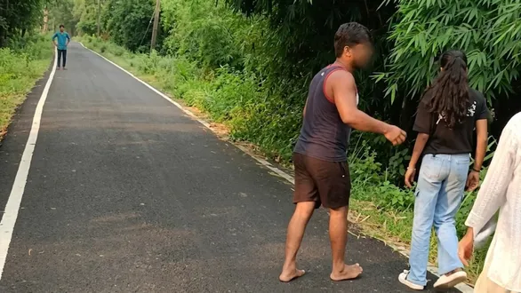 samastipur-girl-misbehavior-bad-touch-viral-video-four-youths-detained-bihar