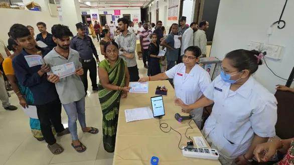 bhavnagar-sir-t-hospital-launches-qr-code-digital-payment-and-whatsapp-lab-reports