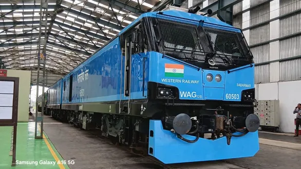 amit-shah-flags-off-indias-first-lng-dual-fuel-train-sabarmati-ahmedabad