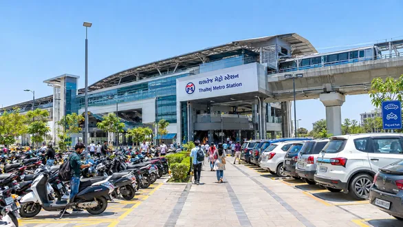 ahmedabad-gandhinagar-metro-plug-and-park-parking-facility-8-locations