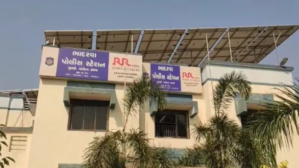 savli-poicha-avid-company-crane-accident-worker-death-vadodara-news
