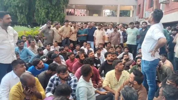 ahmedabad-cab-drivers-strike-withdrawn-taxi-fares-ola-uber-rapido-decision