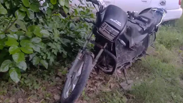 bharuch-road-accident-bike-rider-killed-in-fatal-collision-near-jambusar