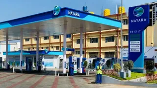 Nayara Fuel Price Hike: નાયરાના પેટ્રોલ પંપ પર ઇંધણના ભાવમાં ભડકો: પેટ્રોલમાં રૂ. 5 અને ડીઝલમાં રૂ. 3નો તોતિંગ વધારો