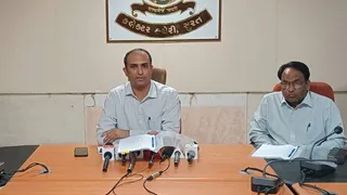 મતદાર યાદી સુધારણા ઝુંબેશ: આ 4 દિવસે મતદાન મથકે BLO હાજર રહી ફોર્મ સ્વીકારશે, સુરત કલેક્ટરે આપી માહિતી