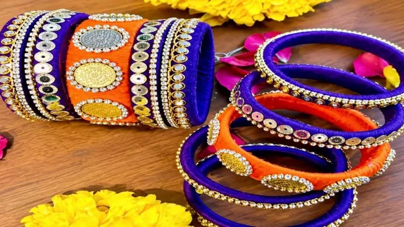 old-coin-jewellery-craze-in-vadodara-for-navratri-copper-brass-and-silver-traditional-accessories