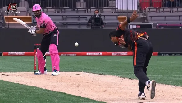 canada-super-60-mississauga-masters-bowler-ali-khan-wide-ball-5-runs-mcc-rule-cricket