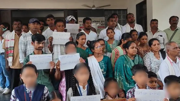 surat-mangrol-jankhvav-land-acquisition-protest-families-collector-office-demand