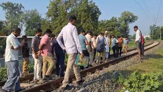 Chhota Udepur News: પાવી જેતપુરમાં હૃદયદ્રાવક ઘટના; માસીના ઘરે આવેલા આણંદના 26 વર્ષીય યુવકનું ટ્રેન અડફેટે મોત
