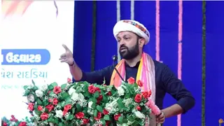 Rajkot News:રાજકોટ બેડી માર્કેટિંગ યાર્ડ ખાતે વિઠ્ઠલભાઈ રાદડિયાની પ્રતિમાનું અનાવરણ અને 12 કરોડના શેડનું લોકાર્પણ 

