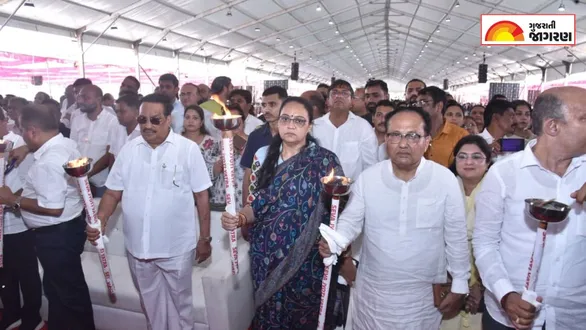 surat-y-junction-cr-paatil-seva-jyoti-yatra-viksit-bharat-sankalp-sabha-pm-modi-25-years-governance
