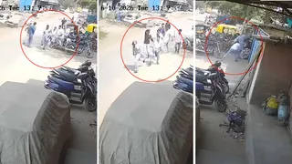 Ahmedabad Shocking CCTV: અમદાવાદમાં પત્ની સાથે મિત્રતા કરનારને યુવકને દોડાવી-દોડાવીને 22 ફટકા માર્યા