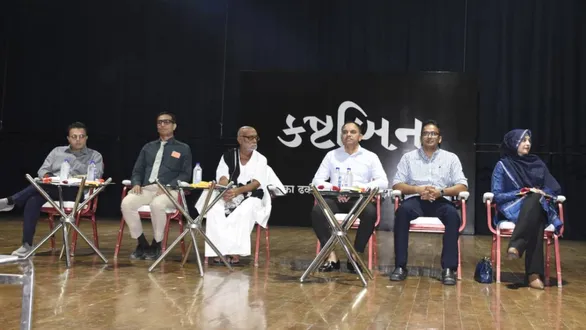 bhavnagar-news-morari-bapu-launches-kashtbin-project-to-support-students-mental-wellbeing-in-500-schools