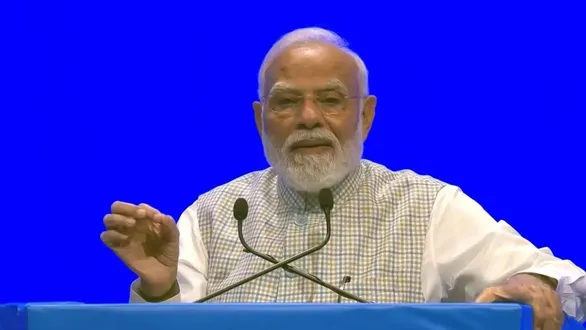 pm-modi-says-mobile-internet-helped-digital-learning-reach-poor-children-at-india-mobile-congress-2026