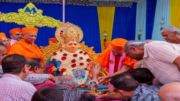swaminarayan-gadi-sansthan-celebrates-muktajivan-swamibapas-119th-birth-anniversary