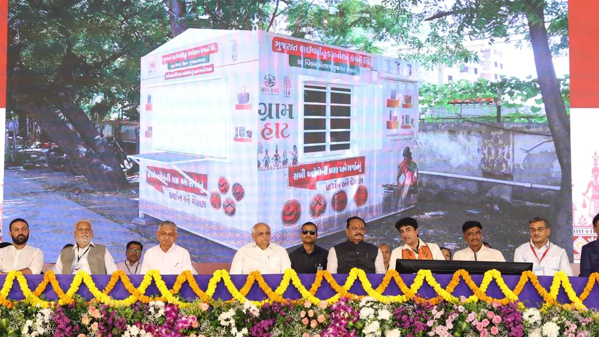 નવરાત્રિ પહેલા 136 બસ સ્ટેન્ડ પર ગ્રામ હાટ શરૂ