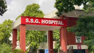 વડોદરાની SSG હોસ્પિટલમાંથી મોટી નાસભાગ: હાથમાં હથકડી સાથે ગુજસીટોકનો કુખ્યાત આરોપી મોહસીન મીંડી ફરાર!