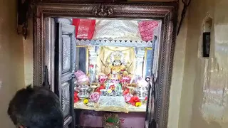 Vadodara Navratri 2026: વડોદરાના ઐતિહાસિક ગાયકવાડી બહુચર માતા મંદિરે પ્રથમ નોરતે ભક્તોનો ધસારો