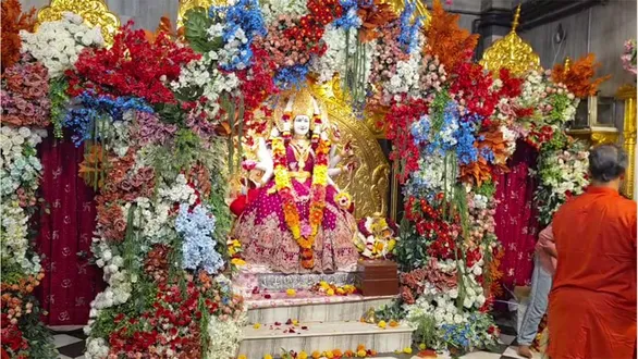 surat-navratri-2026-begins-with-devotion-at-ambika-niketan-temple