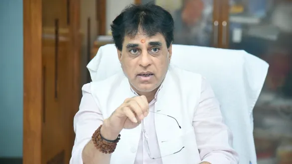 gujarat-navratri-food-safety-drive-2026-mobile-food-testing-vans-review-meeting