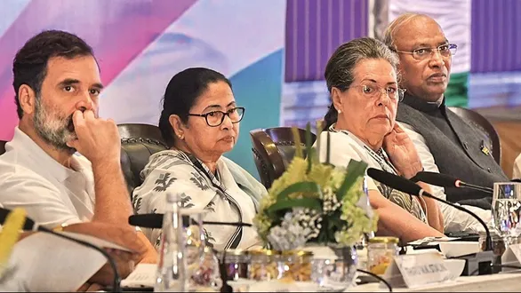 indi-alliance-meets-at-rahul-gandhi-residence-evm-transparency-election-commission-controversy