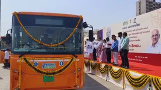 વડોદરા ‘ક્લીન અને ગ્રીન’ બનવા તરફ વધુ એક ડગલું; PM eBus Sewa હેઠળ વધુ 30 ઈ-બસનું લોકાર્પણ, હવે શહેરમાં દોડશે 80 બસો