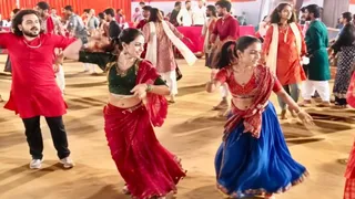 વડોદરાની MSU ફાઇન આર્ટસ ફેકલ્ટીમાં 7 દાયકા જૂના પરંપરાગત ગરબા, ડીજે-માઇક વગર સાદગીનો અનોખો સંગમ
