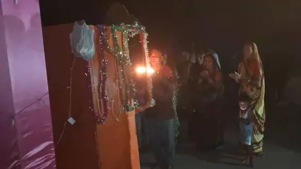 vadodara-news-power-outage-in-savlis-tundav-village-on-4th-day-of-navratri-sparks-anger