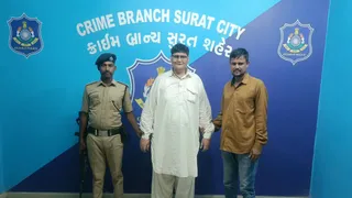 સુરત નકલી પાસપોર્ટ કૌભાંડઃ માત્ર રૂ. 5 હજારમાં અફઘાની નાગરિક ભારતીય બન્યો, નકલી જન્મનો દાખલો બનાવી આપનારની ધરપકડ
