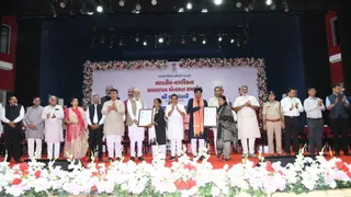 પાકિસ્તાનના પાસપોર્ટ કરતાં રાજકોટના ગરબાના પાસની કિંમત વધુ! 319 પરિવારોને નાગરિકતા આપતા જ કેમ આવું બોલ્યા હર્ષ સંઘવી?