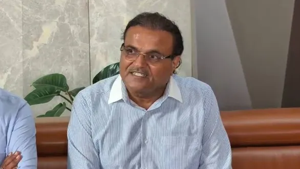 surat-annapurna-khodaldham-controversy-mukesh-patel-clarify-no-competition-with-kagvad-welcome-naresh-patel
