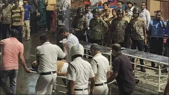 stampede-occurs-during-durga-puja-in-kolkata-at-least-15-people-injured