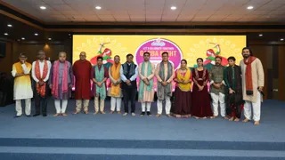 અમદાવાદમાં પત્રકારોની ગરબા નાઈટમાં જામ્યો રંગ! કમિશનરથી લઈને ફિલ્મ 'અંબા'ના કલાકારોએ મચાવી ધૂમ